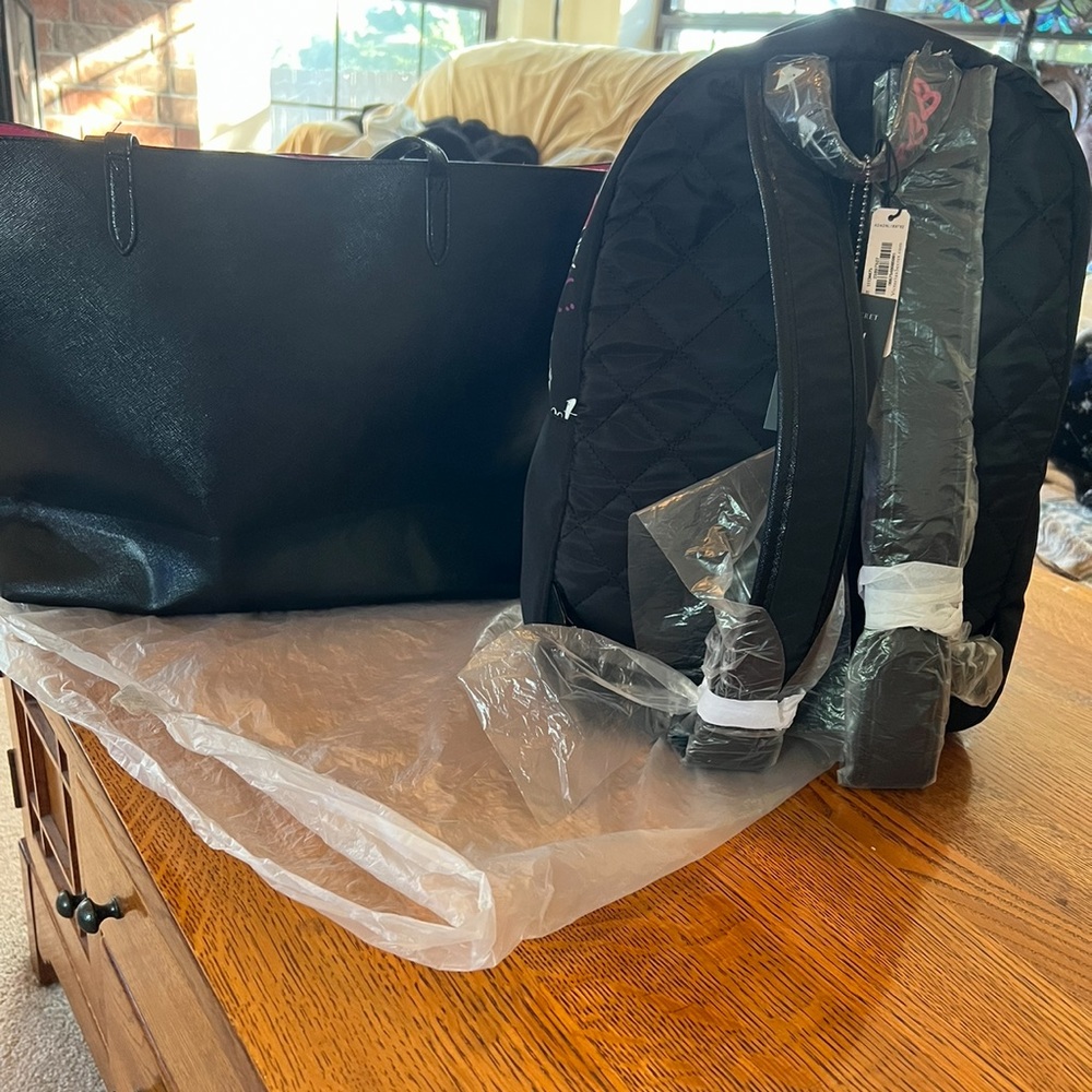 Vs Backpack Black Graffiti travel tote BACKPACK graffiti 2018 fashion show RARE - Picture 3 of 16